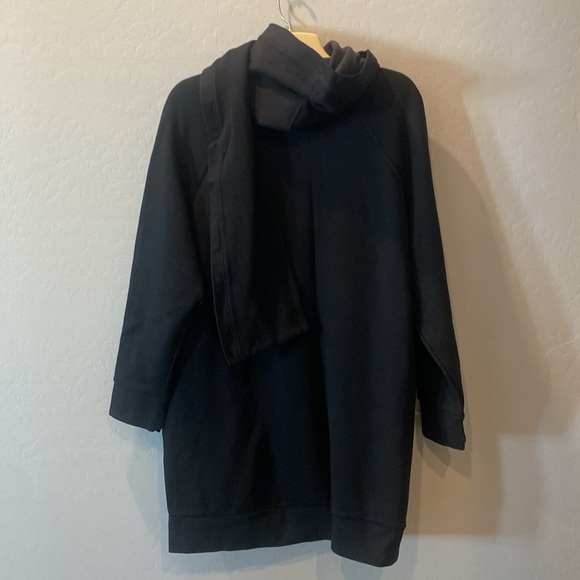 New Fabletics wrap scarf cardigan - Picture 2 of 5